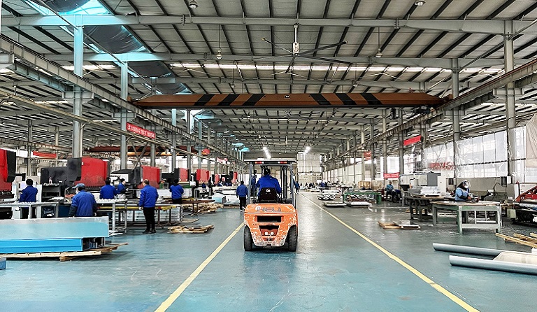 2��10�����»��������ڲ���רҵ�������Ϊ�����ſ�������æµ���Ρ������۽����������� | ������ ������ ���ںϡ������ڿ��ָ���������һ���Ӳ졷